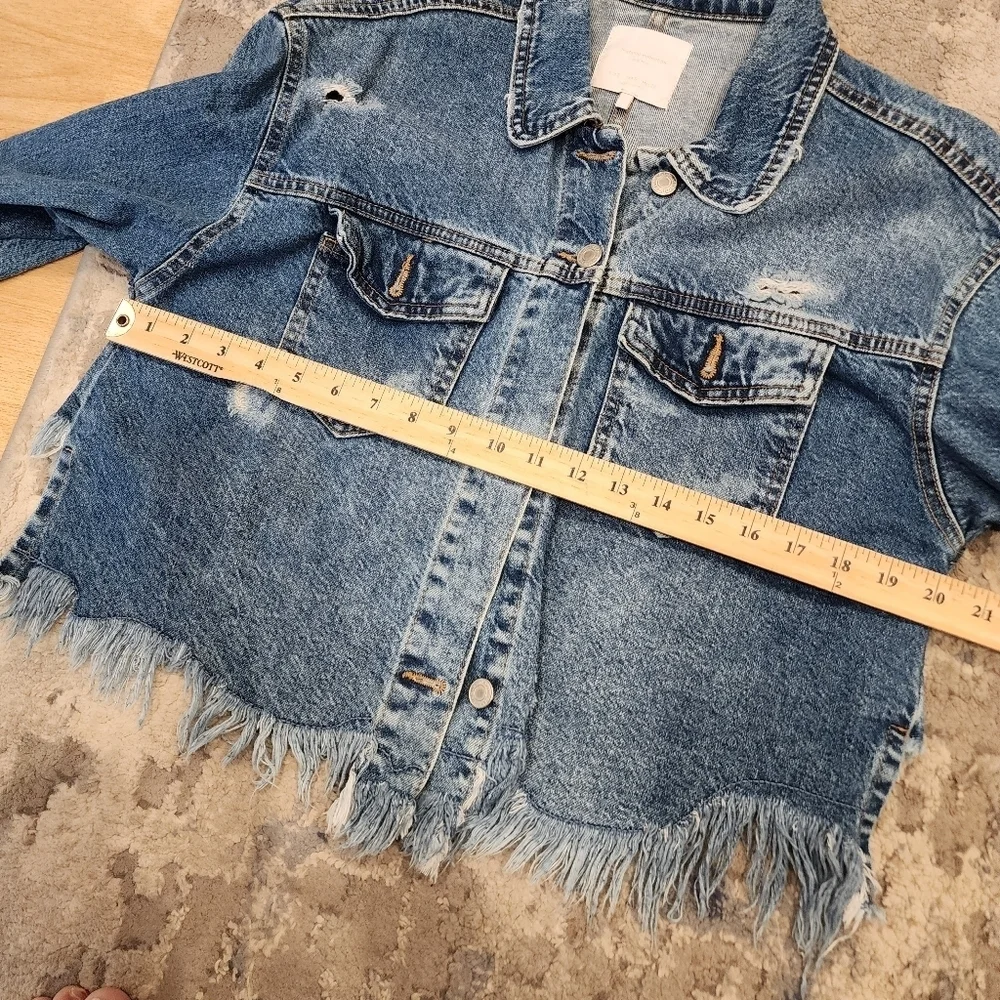 Zara Freyed Hem Distressed Denim Blue Jean‎ Jacket Size Small Hi-Low Crop